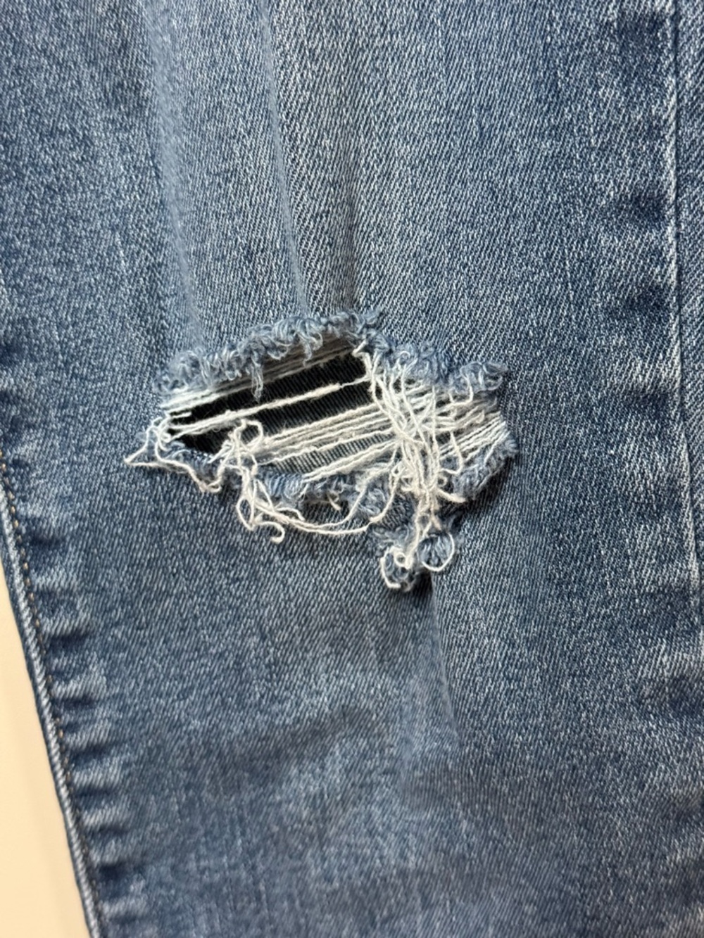 GAP Distressed Mid Rise Universal Jeggings Medium Wash Size 8R/29 - Picture 7 of 12